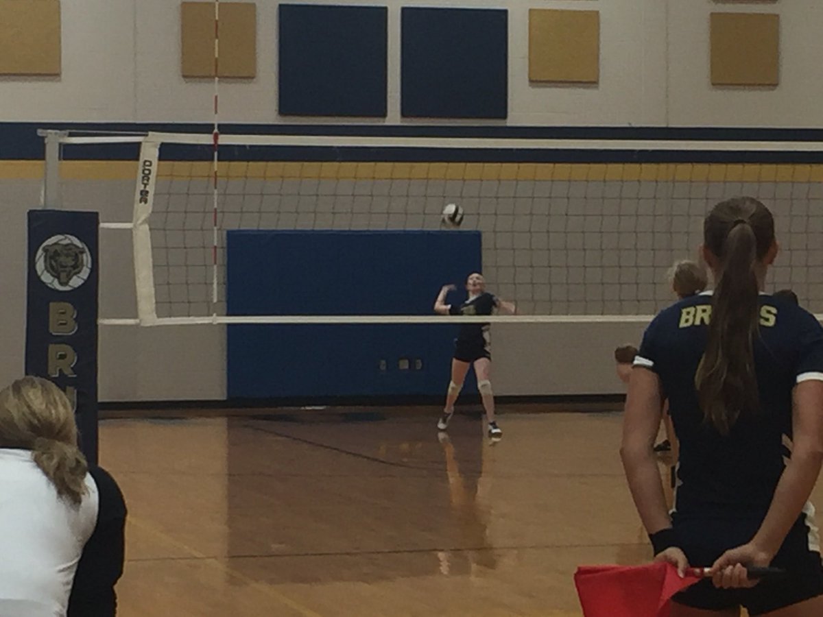 TWMSports's tweet photo. #7VB Lady Bruins rally with strong serving to take the lead after getting down early & win in straight sets 25-22, 25-22!
@AthleticsatCMS
#GoodThingsBruin https://t.co/oRe2qshkNG