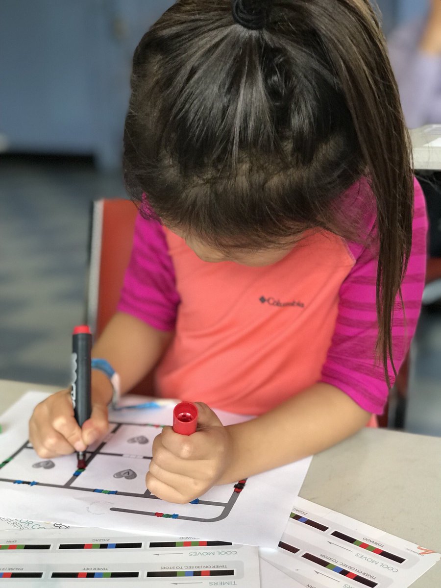MrsSTsang's tweet photo. Kids had an awesome afternoon exploring coding through Ozobot robots @children_museum. Thank you for the opportunity @DW_Programs! https://t.co/Y8tkuEodwf