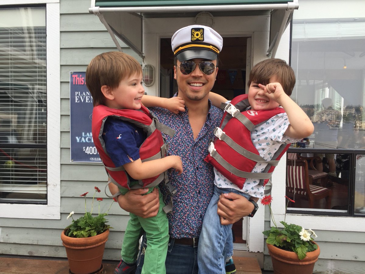 Level11Consult's tweet photo. Levelers, friends and family come together to enjoy boat rides on South Lake Union for our summer company party. Thank you Electric Boat Company for hosting us, we had a great time! https://t.co/IU7fFOD7Z8