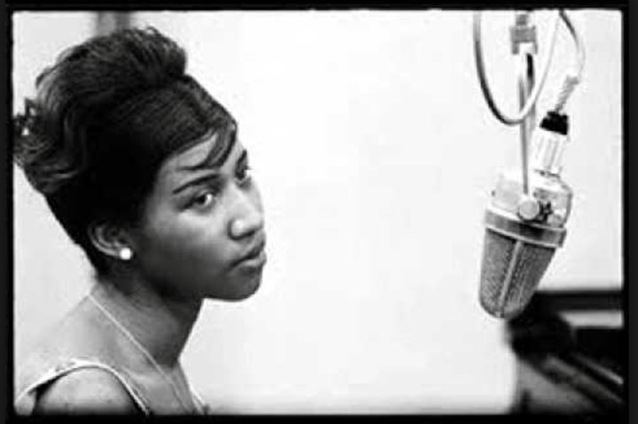 funkyMETERS's tweet photo. Queen of Soul, civil rights activist and a voice heaven sent, rest in peace  #RESPECT https://t.co/fk9sob8SPa https://t.co/lmbwTf5odQ