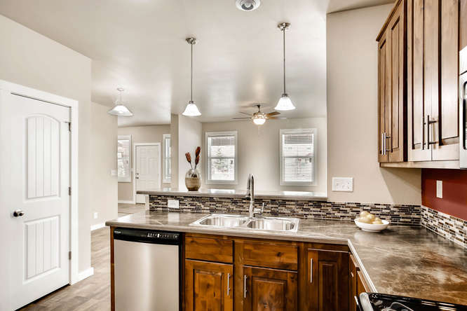 FortiusRealty's tweet image. Check out the virtual tour of one of our largest home models in the Aspen Ridge community. This 4 bedroom, 3 bathroom home also features a 2 car garage and access to all of the community's amenities! ow.ly/lfQh30licKp #singlefamilyhome #4bed #3bath #2cargarage #newhome
