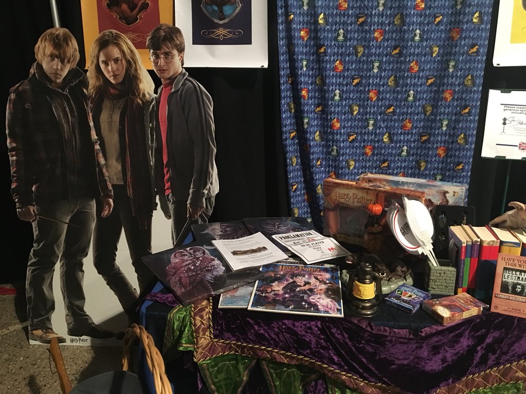 BounceRadio999's tweet photo. Take a trip to Hogwarts at the @UKPavilion! Their culture display is FULL of gems from the UK including the royal family and some real fancy cars. Check it out! @Folklorama #MyFolklorama #Folklorama49 #bobsquadwpg https://t.co/kPaaXRCdAO