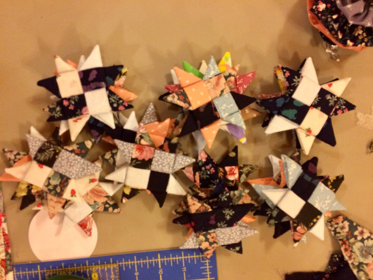 MKilburg's tweet photo. This was a project we did at the #koenigfamilyreunion2018 with fabric scraps #memoriesofmom #homemadeclothing #notfiltered #icallthesedanishstars #cutironfold #patchworkart https://t.co/2HUyYpubeW