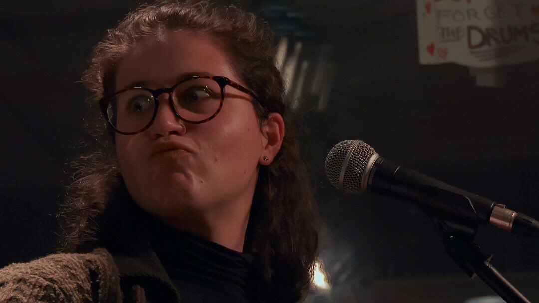 GULESmusic's tweet photo. Funky face in the recording space // “Air” out soon!
#colorgrading #4K #sierraguitar #plaidboys #funkyface #singersongwriter #femaleartist #outsoon https://t.co/tQsr8xJGpU