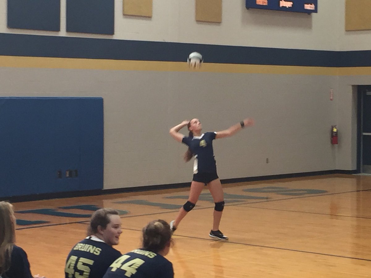 TWMSports's tweet photo. #8VB Lady Bruins won 15-8 in the final set to defeat @AthleticsatCMS
#GoodThingsBruin https://t.co/VuwxY0yXlu