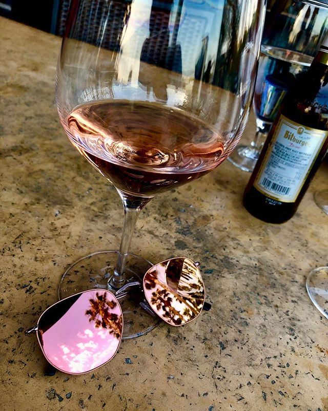 Life is Rosy...  📷: @hazeleyedbandito