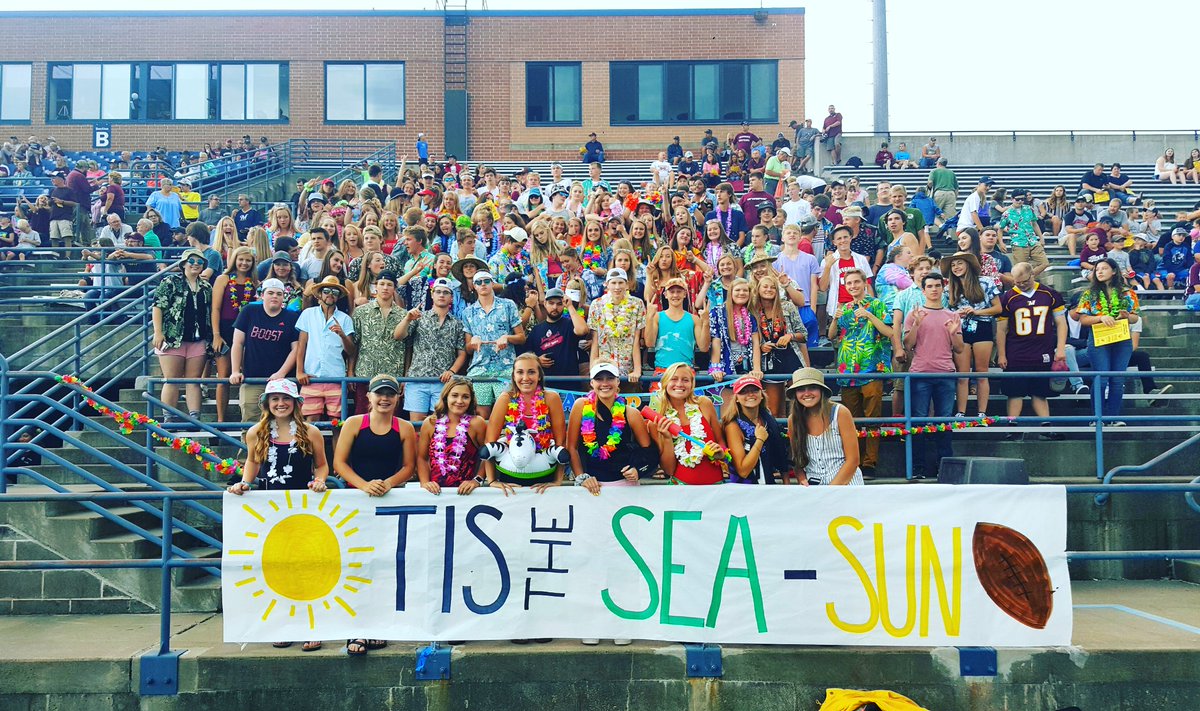 hundtcaleb's tweet image. #StudentSection #MenomoniePride  #MustangNation