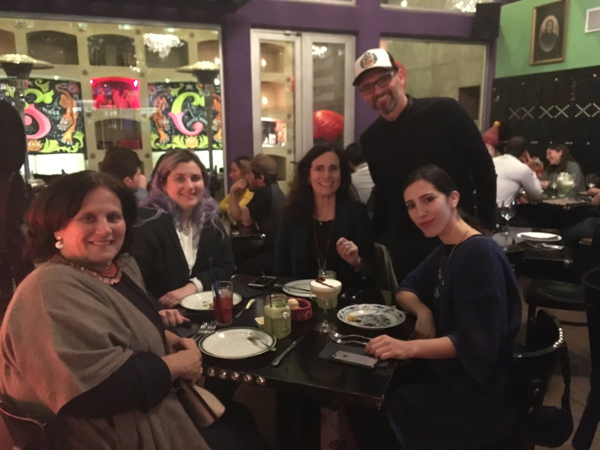 varios platos con chochas de Coquimbo ( caracoles) trae la nueva carta del <a href="/SaritaReloaded/">Sarita Colonia</a>  y en los postres la novedad son los ñoquis de camote y curry y marsmellows de higos! mmmm <a href="/xitorrescautivo/">ximenatorrescautivo</a> <a href="/flopirodrigueza/">Florencia Rodríguez</a> <a href="/mauriciohofmann/">Mauricio Hofmann</a>