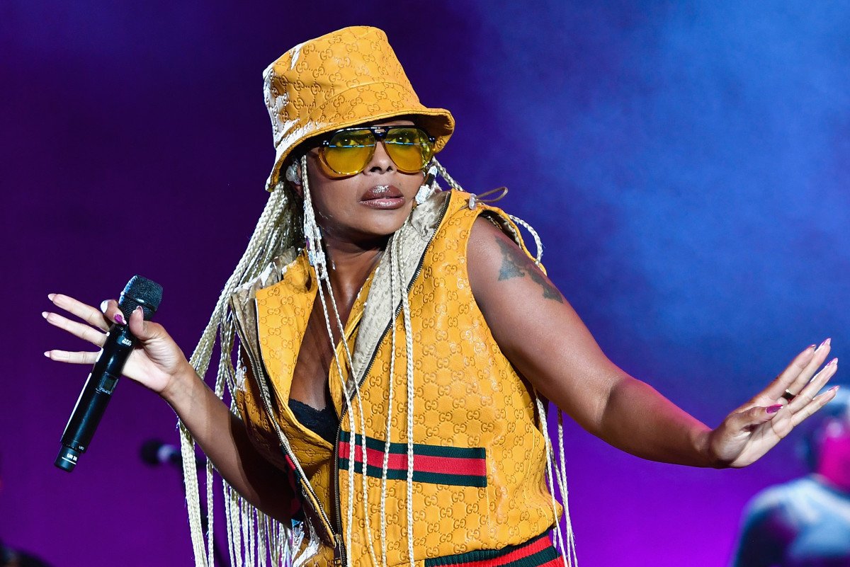 PageSix's tweet image. Mary J. Blige to star in MTV series ‘Scream’ pge.sx/2BjP10o