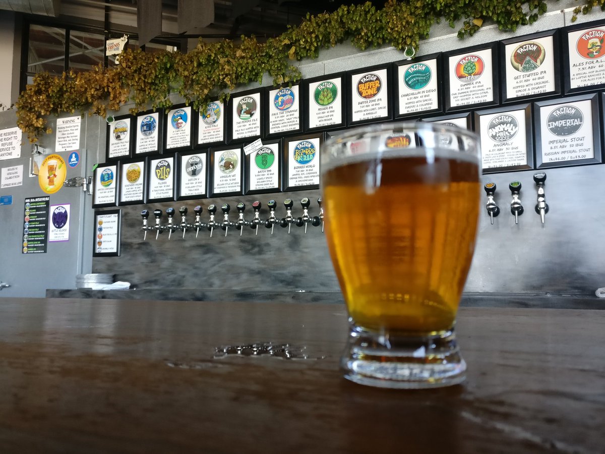 2HatsBrew's tweet photo. Let's keep this train rolling...
This morning, started at
@factionbrewing (Nyx!!)
They walked to 
@AlmanacBeer Alameda, (Love DDH) and brought it home with 
@localbrewingco (Comfortably Rum)

#SFBeer #Beer #BeerTourism https://t.co/E9ZYUoVTPg