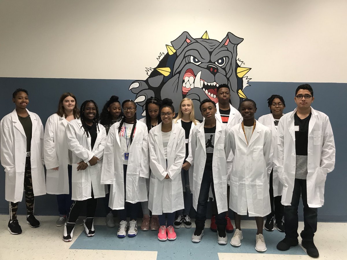 DeeAnnMoore1's tweet photo. Day 1 with future medical professionals. Coats are a little big, but they will grow into them...just like their awesome skills. #weareGrandview #PLTW https://t.co/SmA8uAN1Xv