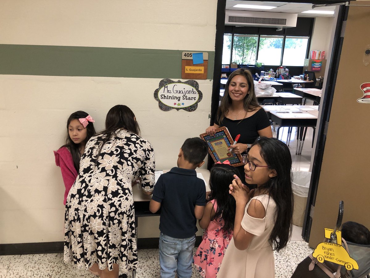 jesmtz33's tweet photo. Meet the teacher night @CISDDeZavala #beCVID https://t.co/eWtl8CLqQH
