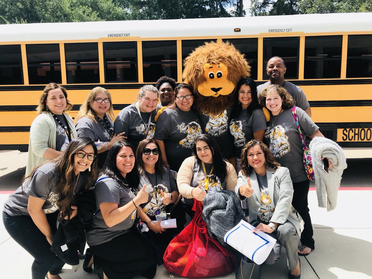 RWmiss_AVID's tweet photo. Convocation this year was a success! Ready to take what I learned back to my students! #Royalwood #SheldonISDPD @RoyalwoodLions @SheldonISD https://t.co/7UgpR2ms8f
