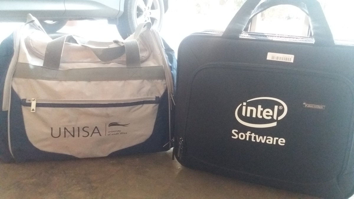 TiyaniTee's tweet image. #BeingGeek - my travels are always sponsored for in way possible. #HealthHack Limpopo starts this afternoon.