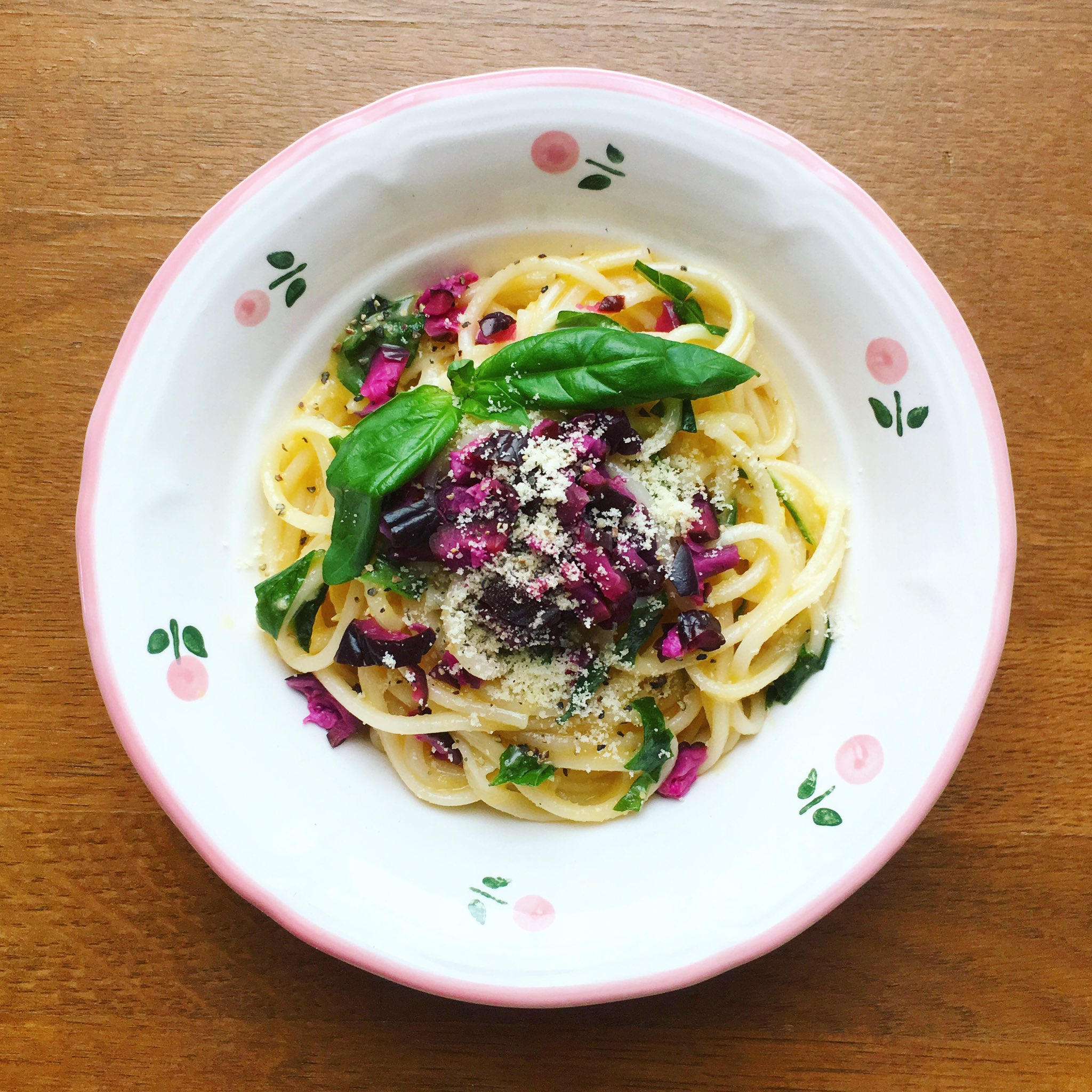 日坂春奈 今日のそうめん しば漬けバジル冷製カルボナーラそうめん しば漬け バジル 卵黄 粉チーズ オリーブオイル 塩胡椒と和えるだけ 仕上げにグリーンレモンオリーブオイルをたらり そうめん 素麺 手延べそうめん Somen 真砂喜之助製麺所