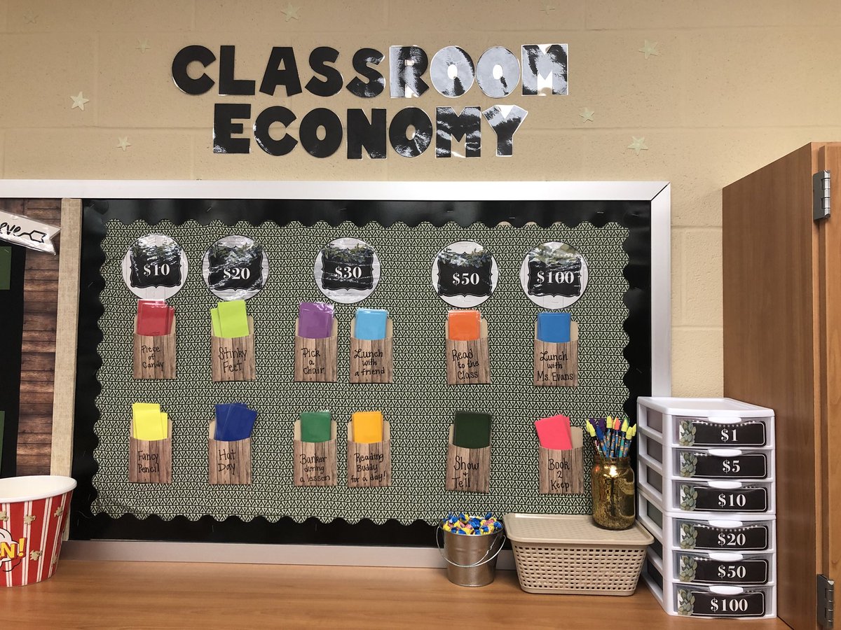 MissEvansKiddos's tweet photo. CLASSROOM REVEAL!! WOO WOO! Camp Evans is a go!! #Year2 #Grade2 https://t.co/dicelT5iXr