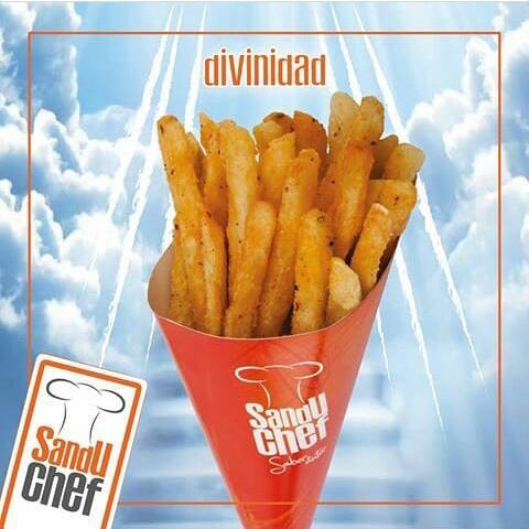 SanduChef's tweet image. ¿Quién más coincide con la idea que nuestras #PapasTrufadas son una divinidad? 
#SanduChef #PapasTrufadas #SaborQueDistingue