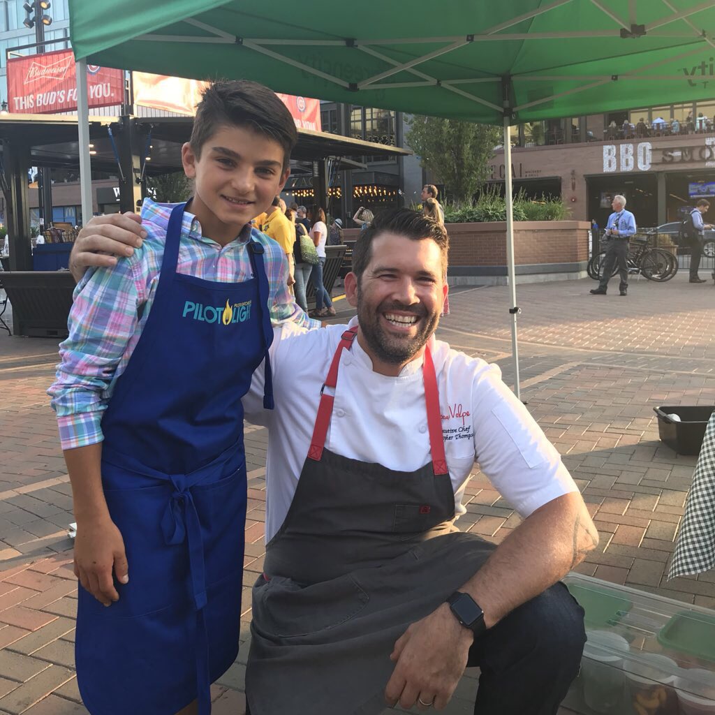 Great time tonight at <a href="/GreenCityMarket/">Green City Market</a> with <a href="/cdvolpe_chi/">Coda Di Volpe</a> Executive Chef Chris Thompson. Chris picked local produce from the market to demo one of Coda di Volpe’s stand out summer dishes — the Peach &amp; Tomato Panzanella Salad 🍑🍅🥗 #localproduce #sustainablefarming
