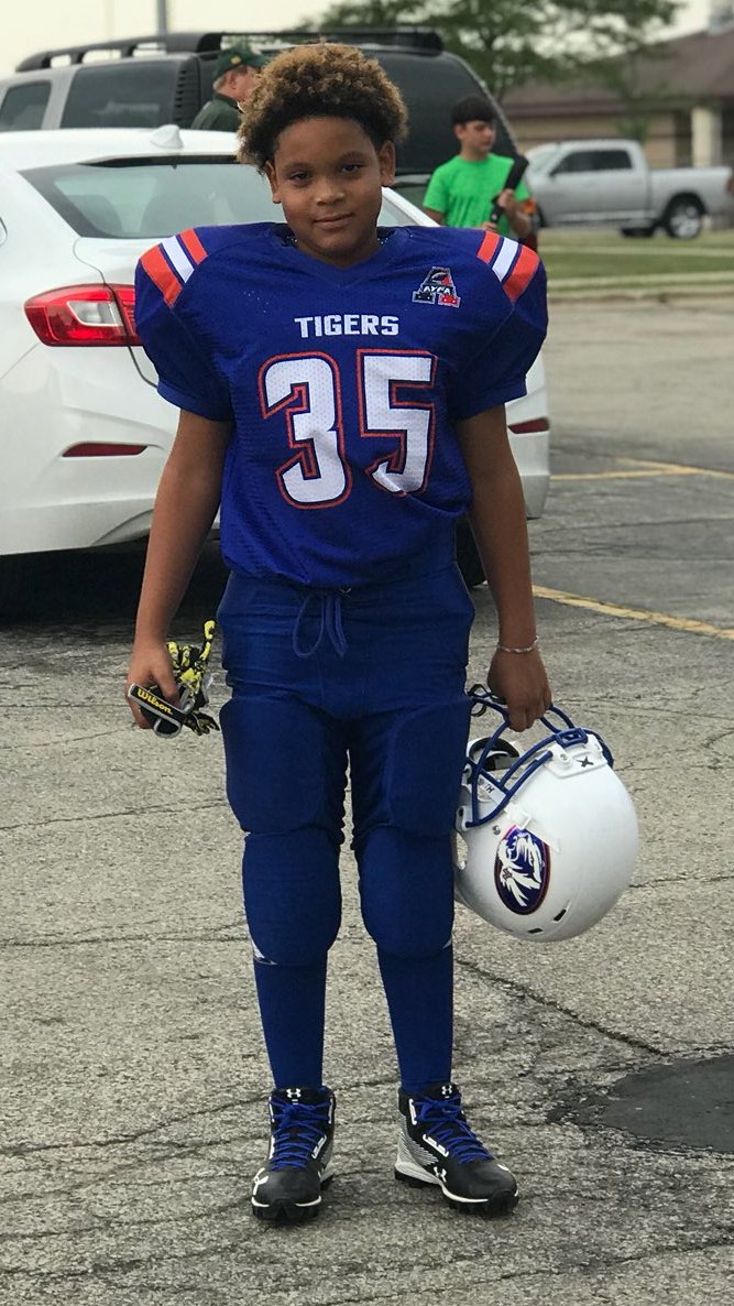 tanyasinwi's tweet photo. 10 years old and about to play at Lambeau Field. #GoJaylen #GoTigers https://t.co/wb9aaIFhKl
