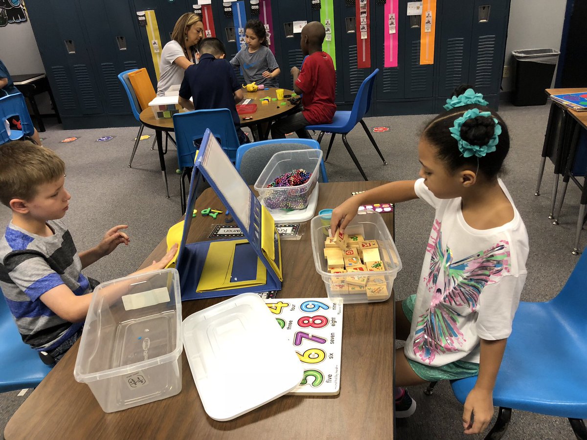 MrsHelms77's tweet photo. First day and working hard in our new room! #wildaboutlearning @WhitesideElem #WeAreLubbockISD https://t.co/ulK5eyA4b4