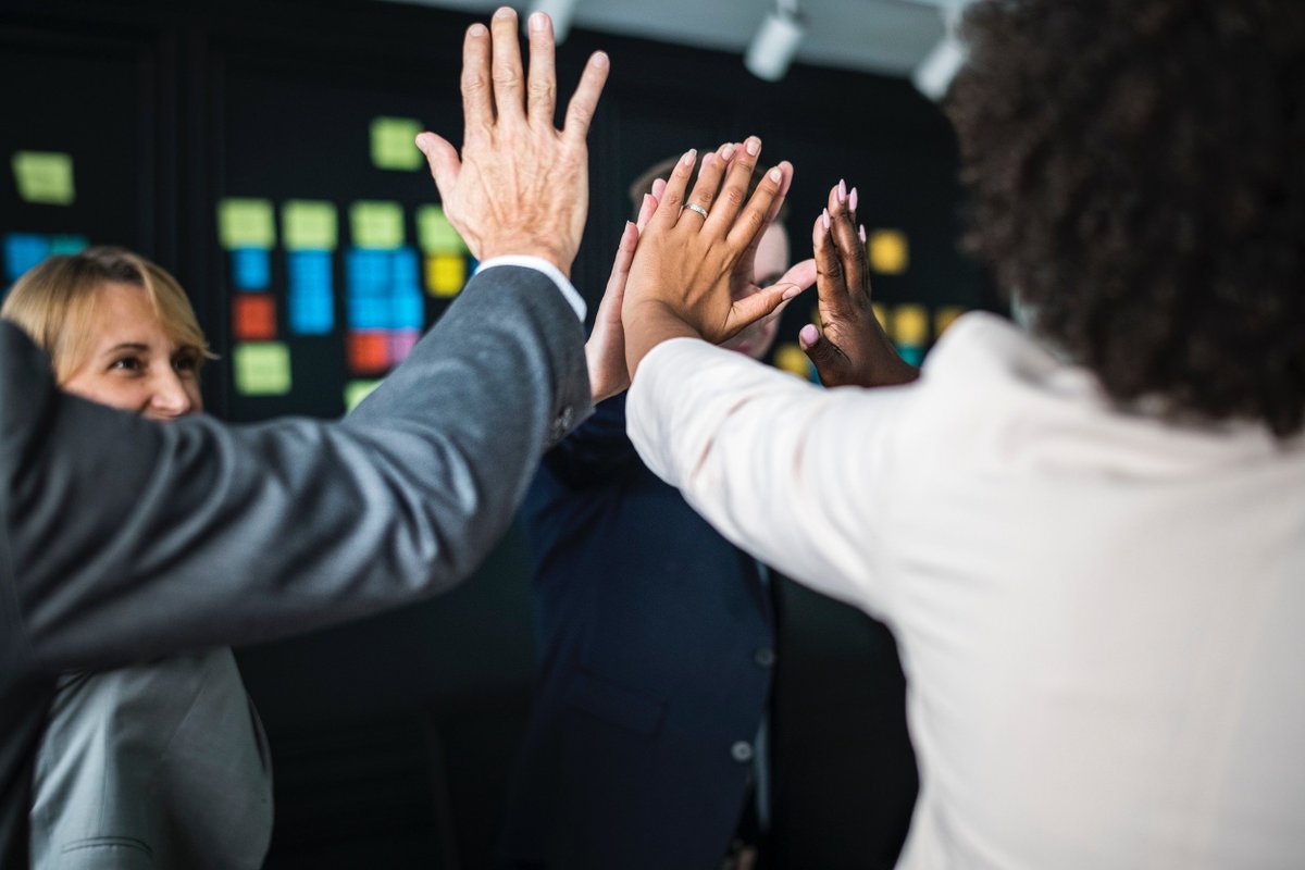 fhtvibe's tweet photo. Transform your business culture and turn it into a hive of connection and creativity with our special program. 

Details here: https://t.co/DnVz6vLUgN https://t.co/FAhnxt0uHu