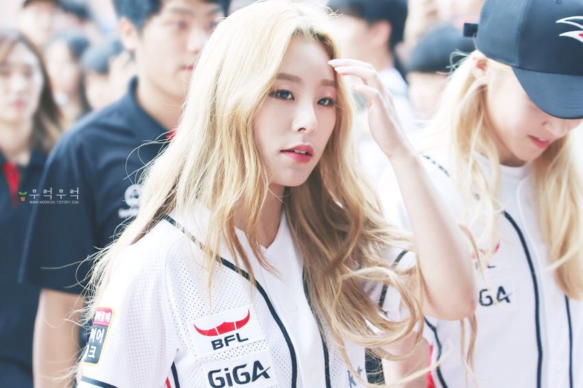 moonb_moo's tweet photo. SJSJDKSLSLS BLEDS WHEEIN'S THREAD.....EVERYTIME IM SNAPPED-

@RBW_MAMAMOO #MAMAMOO #wheein #마마무 https://t.co/J1DVDAVkw0