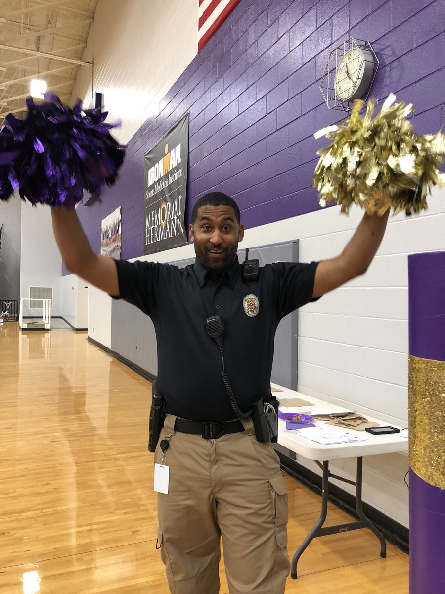 Montgomery HS Cheerleaders tweet media