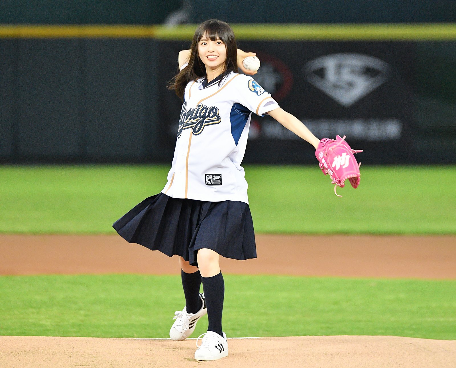 ユニフォーム　齋藤飛鳥　XL 希少 新品同様 乃木坂46 齋藤飛鳥 個別サッカーユニフォーム