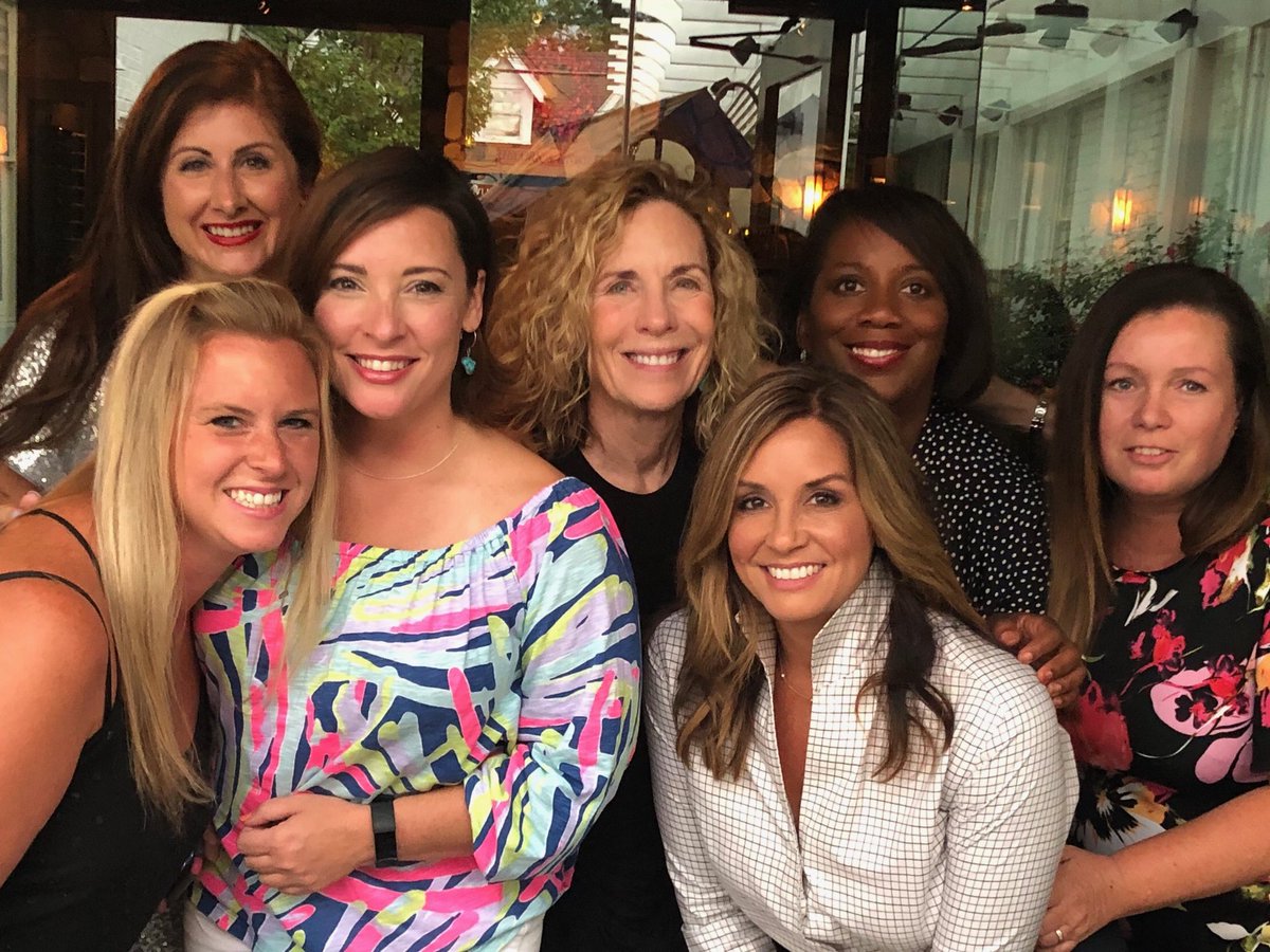 TanyaORourke's tweet photo. Great night with good people. @KathrineNero @CarolW513 @Murraysm13 https://t.co/UKjZY8tnaZ