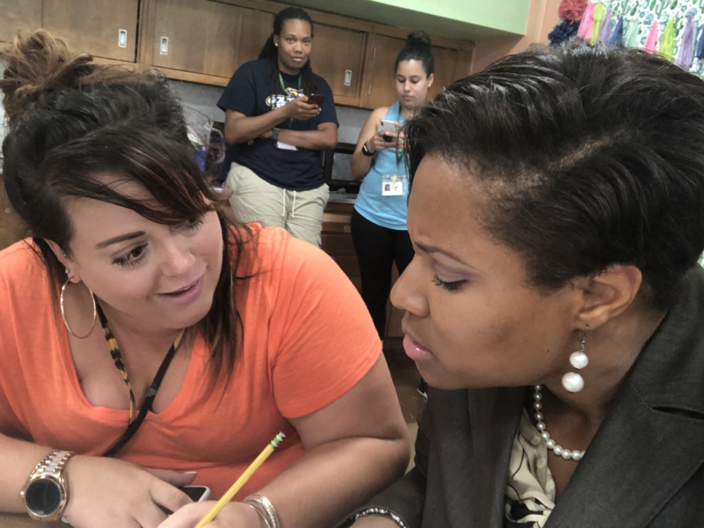 HutchinsSTEMDC's tweet photo. What a fun-filled Tech PD with an incredible group of educators @SchoolEastside! Thanks for having me as your guest today😊 I look forward to seeing everyone again soon! @DrSermonsESCS https://t.co/4X3gIwI01I