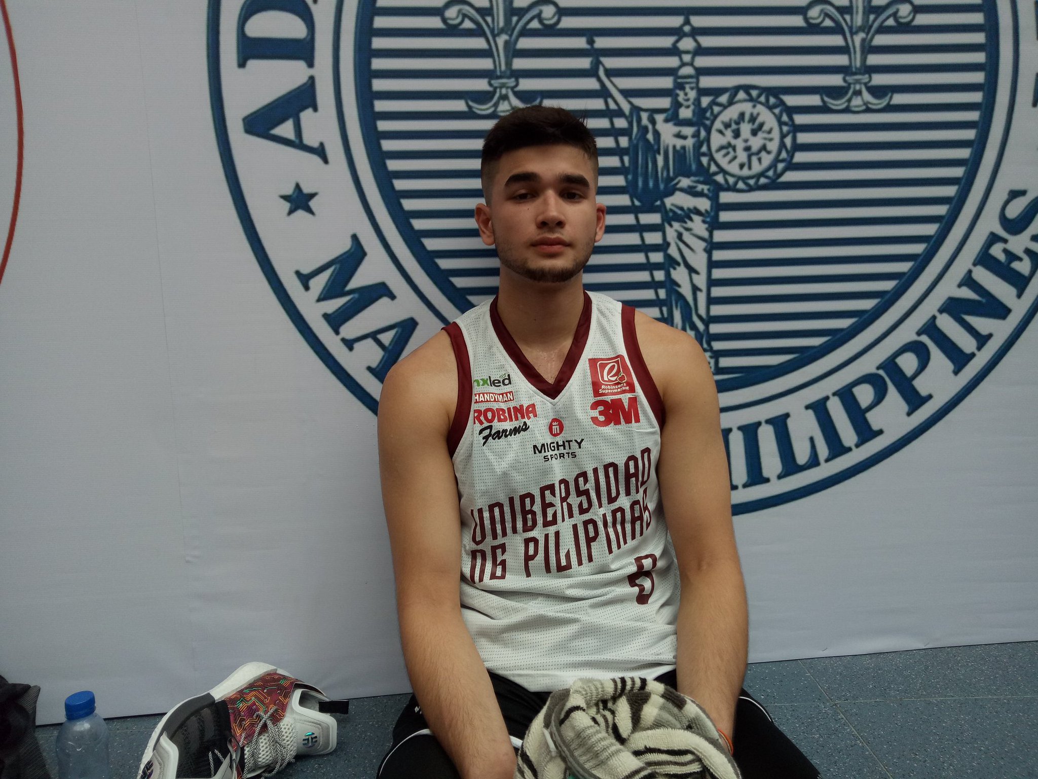 kobe paras up maroons