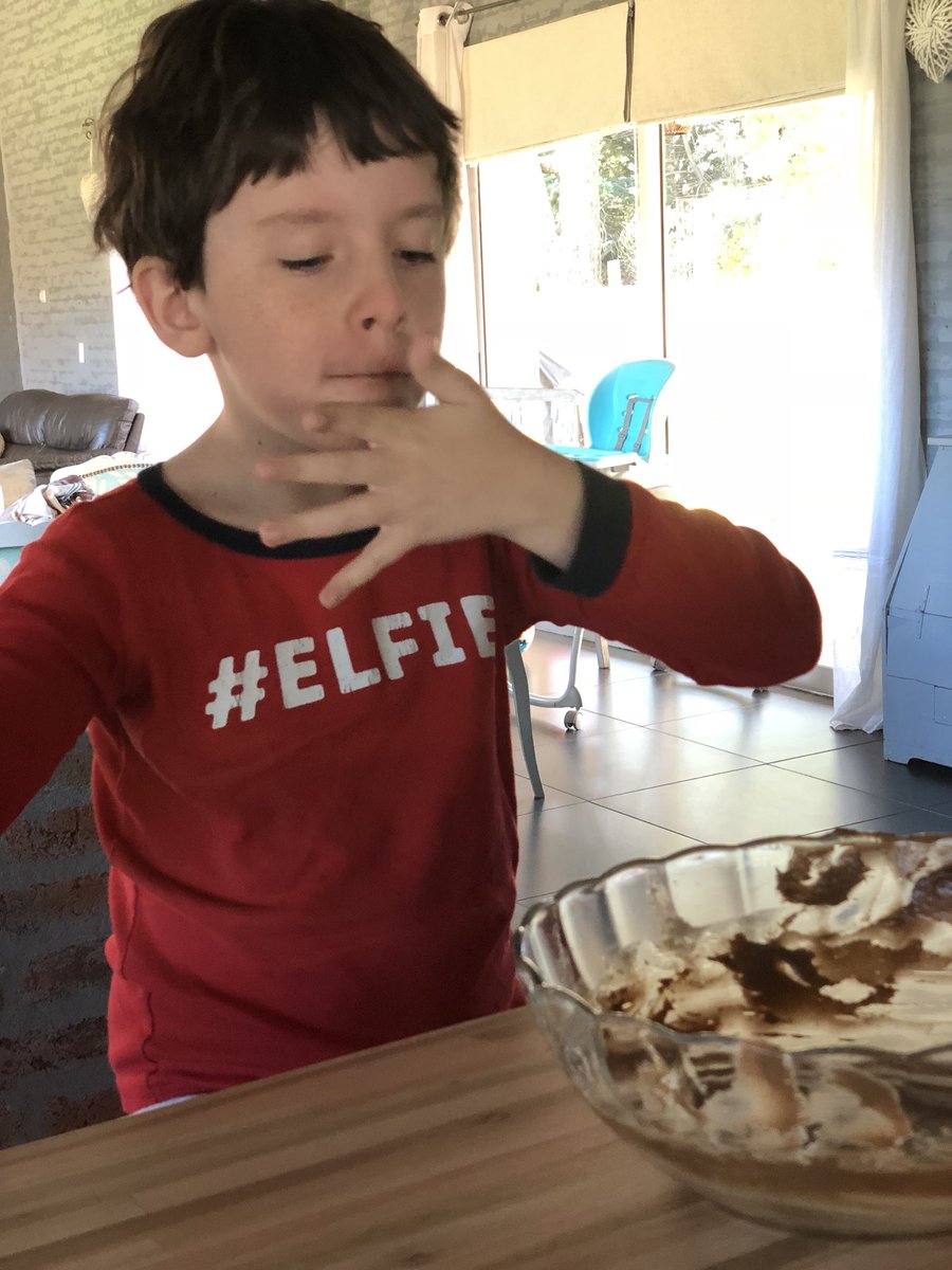 Hoy hice brownie para llevar al cole y festejar el día del niño