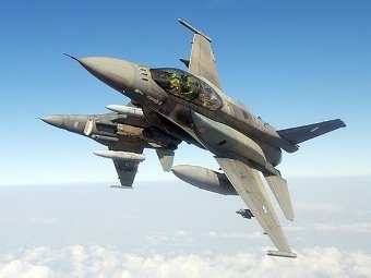 Syriawar2017's tweet photo. #Iraqi #F16 jets successfully carried out an airstrike on the #Syrian territory https://t.co/xF3Js2ODib
