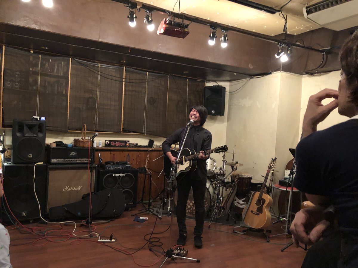 昨夜の静岡沼津SPEAK EZ BAR
ドラ4のお陰で熱い日になりました♪
いずけんさんもりさボルト&amp;Hysもくそ熱かったけど負けずに、まる1ヶ月ぶりの湯野川広美ライブ、やり切りました！
楽しかったぁ♪
また沼津行きます！
観てくれてありがとうございました！
#湯野川広美
#森盛滋
#全国ブッた斬りツアー