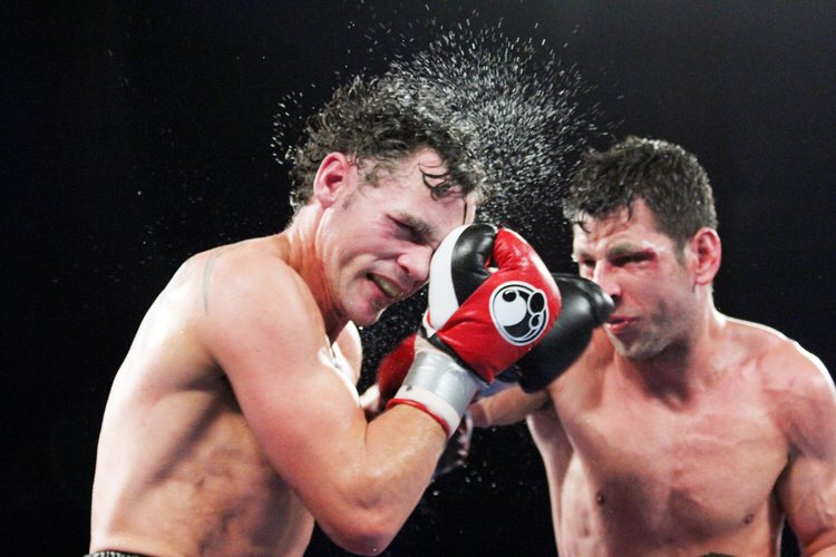 DarrenBarker82's tweet photo. 5 years ago today I dedicated this win and my whole boxing career to my brother Gary. 

We did it mate. #GEB https://t.co/0T3QHIOMLM