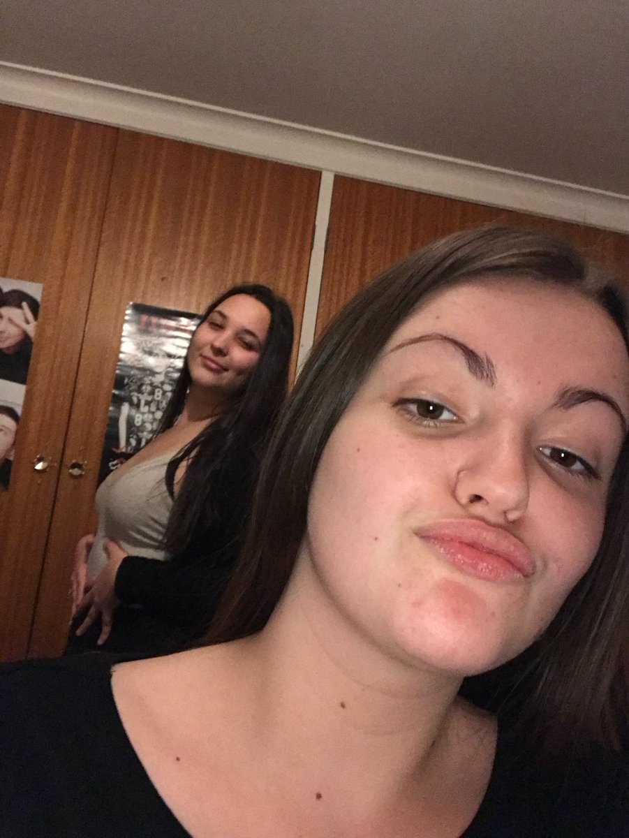 angiieXpal's tweet photo. here enjoy me and @poutylouist trying to remake some of our favourite photos😩
@5SOS https://t.co/pkJ4uyReU6