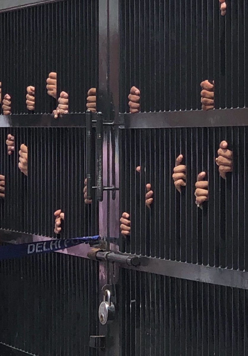 People waiting to be allowed into BJP headquarters to pay their respects to former Prime Minister #AtalBihariVajpayee. Photo by <a href="/Jaideepdeobhanj/">Jaideep Deo Bhanj</a> <a href="/the_hindu/">The Hindu</a>