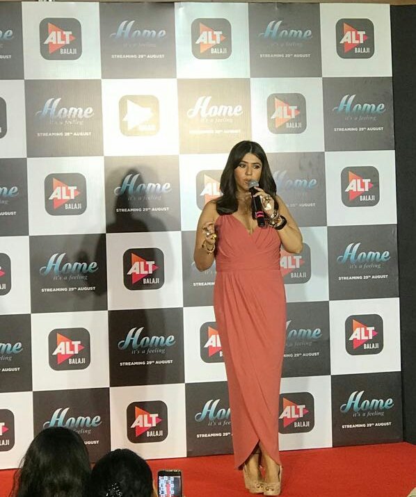 TheViewbyKrian's tweet photo. We are happy to be the host of trailer launch 'Home - It's a feeling!'
😍😍
@ektaravikapoor @altbalaji @amolparashar @supriyapilgaon1
#AnnuKapoor #ChetnaPande  #HabibFaisal #HomeItsAFeeling #ALTBalajiOriginal #EktaKapoor #Trailer #launch https://t.co/CPbHYVvfY8