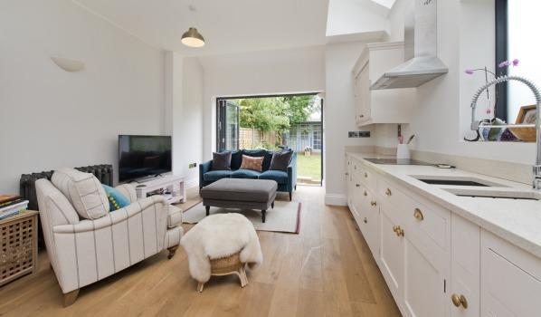 Zoopla's tweet photo. Eight questions every first-time buyer should ask https://t.co/LLaW7mzei9  #property #zoopla https://t.co/EqhCoxO91M