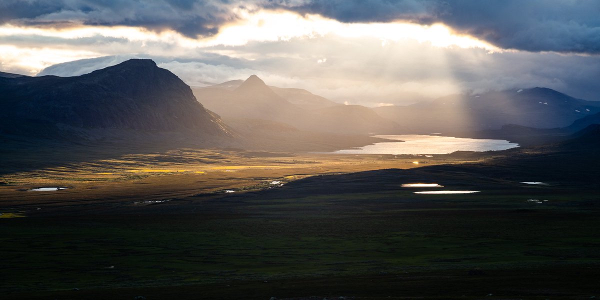 lawmurray's tweet photo. Camping on Kungsleden, near Saltoluokta #breakintheclouds #sunthroughclouds #landscapephotography #colourlandscape #colorlandscape #alpine #arctic #kungsleden https://t.co/laVm9Jj33e