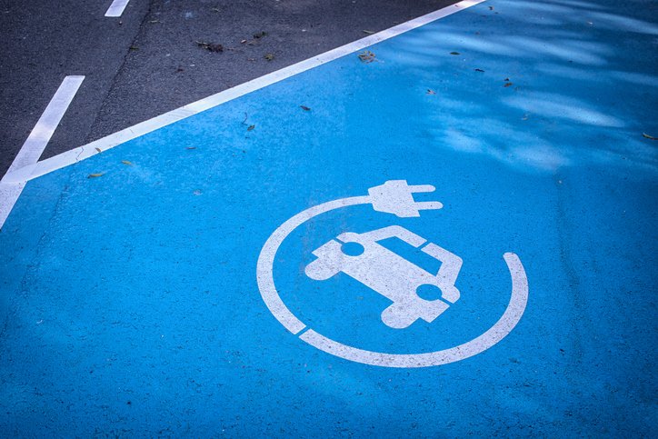 SyndicusBe's tweet image. Verplicht EV oplaadpunt ook voor VME’s vanaf 2020 bit.ly/2L1roZQ #VME #oplaadpunt #EV #EVproud #homecharging #workcharging #syndicus #GOelectric