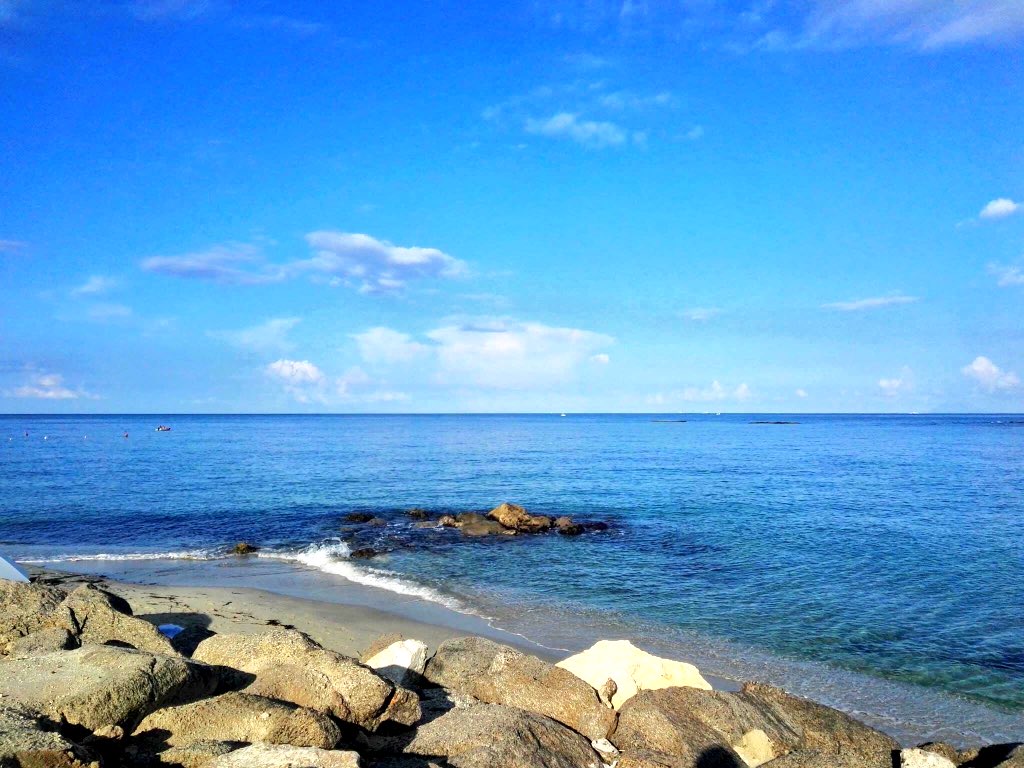 calabriaonline's tweet photo. Buongiorno ☀️, previsioni @3BMeteo #Calabria per oggi venerdì #17agosto. #MareLive dalla #CostaDegliDei. #VacanzeAlMare https://t.co/HNdm2DKepG