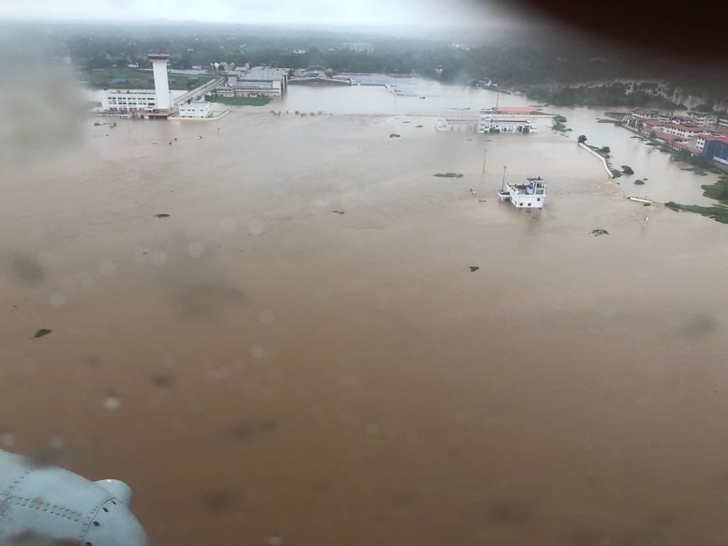 BhashaRaPC's tweet photo. Hello @UNICEF, @UNICEFIndia and @WHO!

Kerala and its people are begging for help!
Make your hands dirty and help! It is urgent!
#KeralaSOS https://t.co/zyw2XidgVg