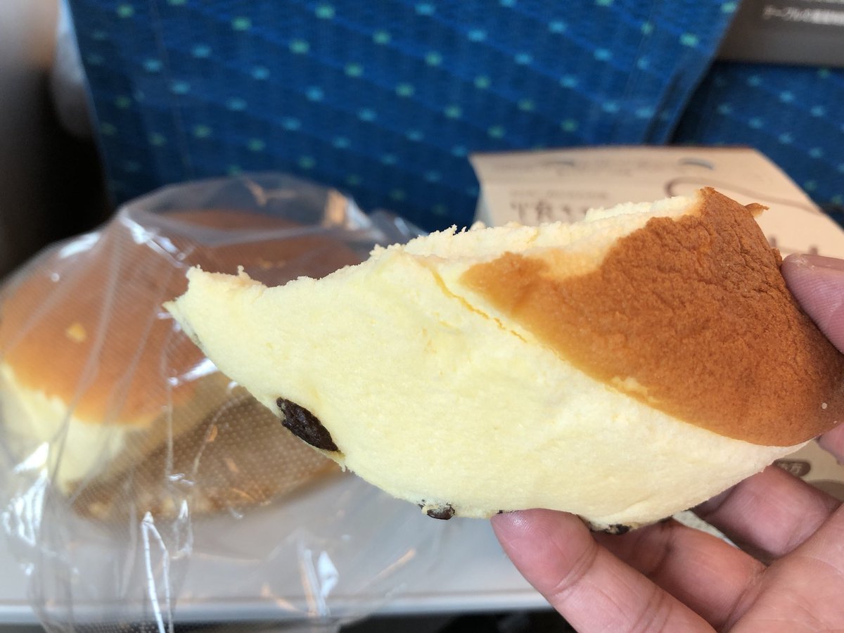 大阪に行ったら りくろーおじさんのチーズケーキ を一度は食べてみてほしい チーズケーキ苦手だけどこれは好き ふわっふわ Togetter 大阪に行ったら りくろーおじさんのチーズケーキ を一度は食べてみてほしい チーズケーキ苦手だけどこれは好き ふわっふわ Togetter