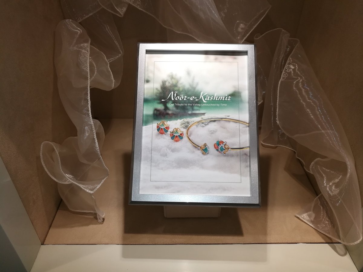 caratlane indirapuram