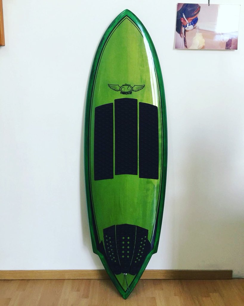 surf_pad's tweet photo. Pad delantero de los nuevos, para una tabla Custom, con brillo, libre de ceras, incluyendo el del tail a juego.
Buen agarre 🙌. #suaves #spain #andalucia #malaga #frontpad #libredecera #grip #pad #fabrication #fabricamos #distribuimos #distributor #vendemos
#eligelocercano https://t.co/OHytCw0IVN