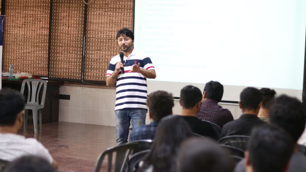 meetCodeater's tweet image. Mentoring is a brain to pick, an ear to listen, and a push in the right direction.

#MLCCDelhi @Google #GoogleMLCC  #MachineLearning #Community #Delhi #Tech #AI #Mentors #Mentorship #Leadership #GoodVibes #Learning #Lessons
