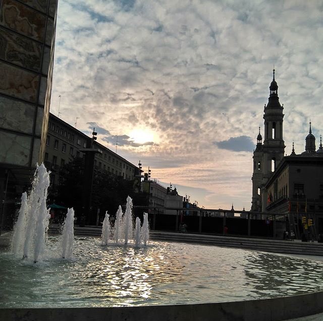 UBDZaragoza's tweet photo. Buenos días☀️ ¿todo bien tras la tormenta de anoche?⚡️ Foto de @jorge272727 #ubdez #zgz #felizfinde https://t.co/slTQy8zOY4