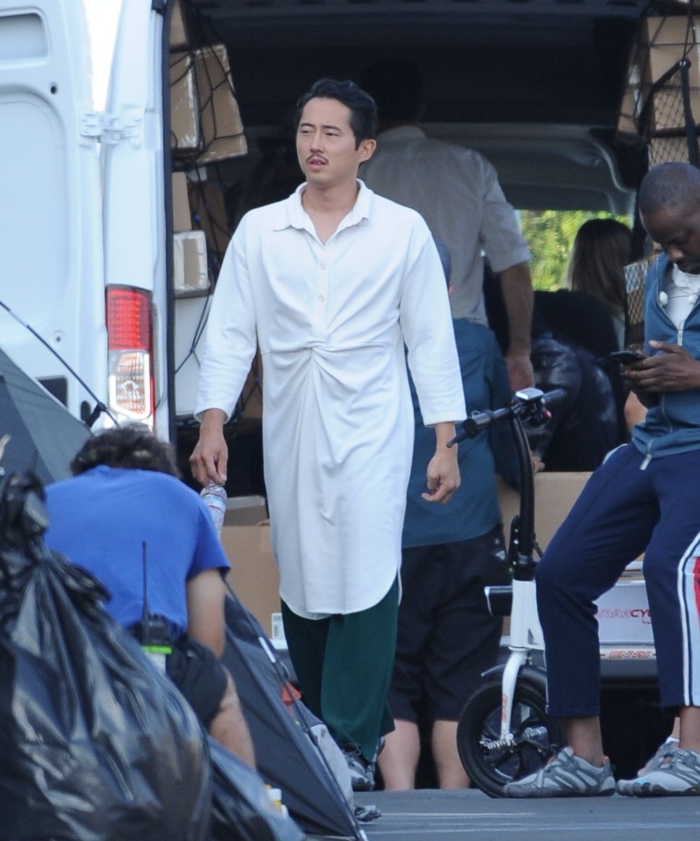 stevenyeun_com's tweet photo. 📷 @steveyeun | On set in Los Angeles (August 16). #StevenYeun https://t.co/2Gzme6uwOv