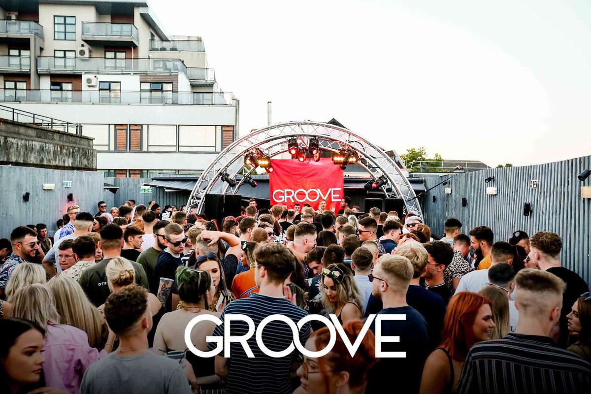 GroovePresents's tweet photo. T H I S . S U N D A Y . 7 P M !

We will be releasing:

1) Our final rooftop date 🤩

2) Our 1st of 3 headliners 🤯

3) The first 100 tickets 🔥 https://t.co/enCzwnb8Te